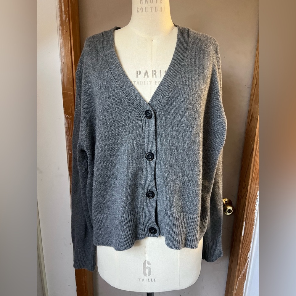 $425 Jenni Kayne Cashmere Colette Cardigan in Thunder - Size L